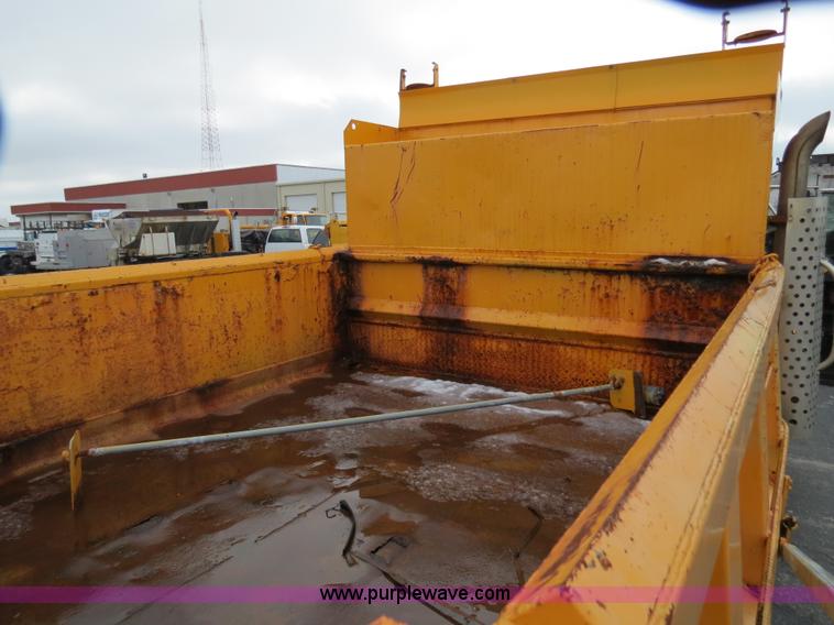 image for item F4341 1995 International 4900 Crew Cab dump truck