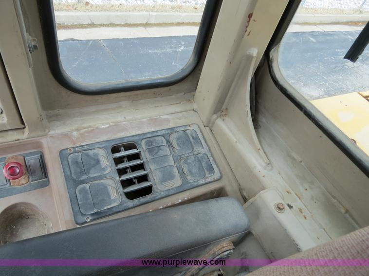 image for item F4342 1995 John Deere 544G wheel loader