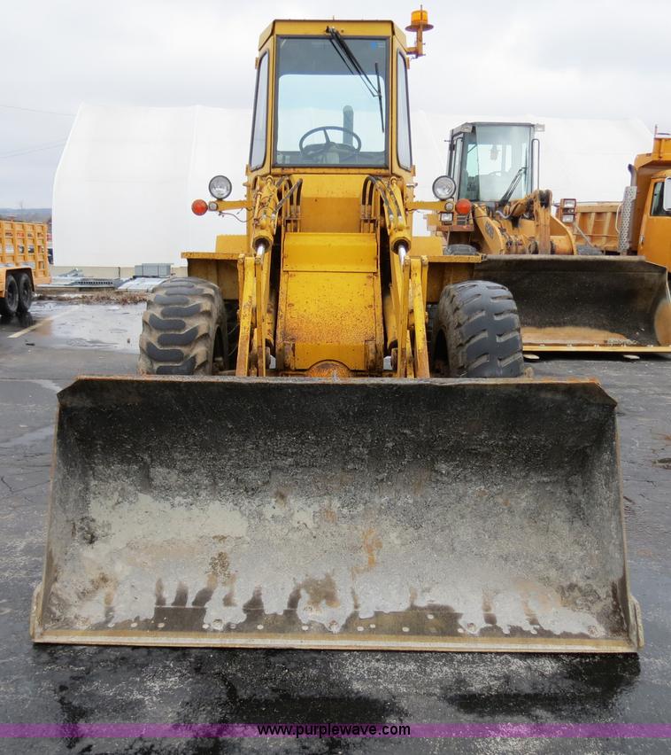 image for item F4343 1990 Caterpillar 910 wheel loader