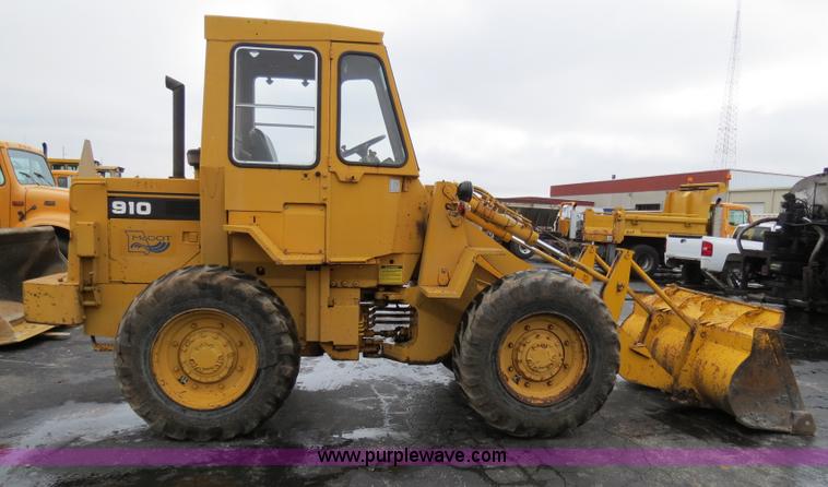 image for item F4343 1990 Caterpillar 910 wheel loader