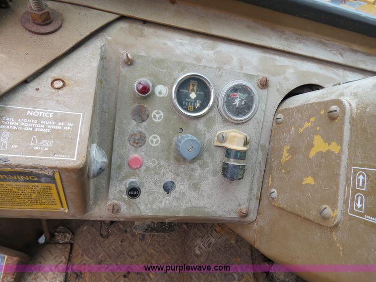 image for item F4343 1990 Caterpillar 910 wheel loader