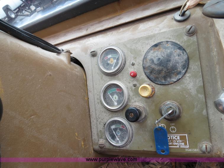 image for item F4343 1990 Caterpillar 910 wheel loader