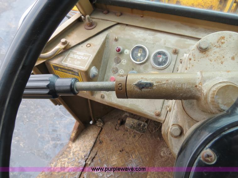 image for item F4343 1990 Caterpillar 910 wheel loader