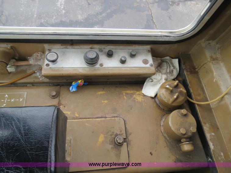 image for item F4343 1990 Caterpillar 910 wheel loader