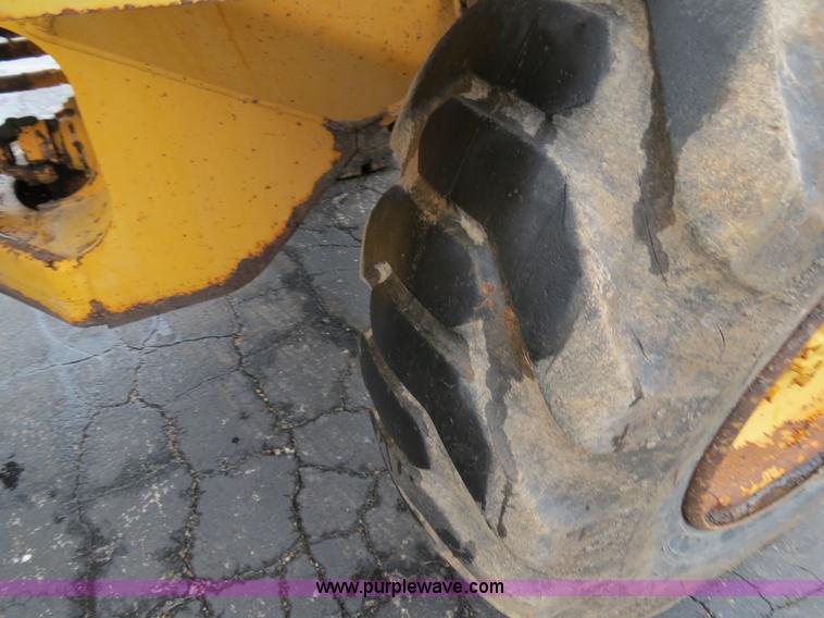 image for item F4343 1990 Caterpillar 910 wheel loader