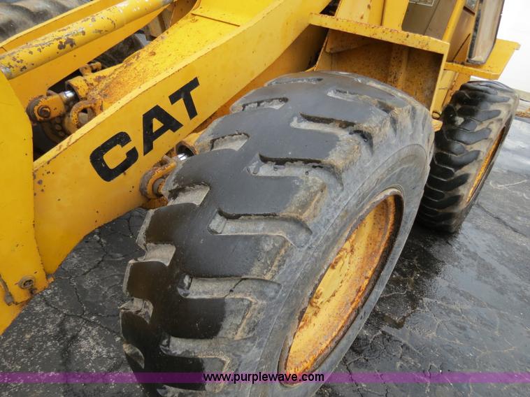 image for item F4343 1990 Caterpillar 910 wheel loader