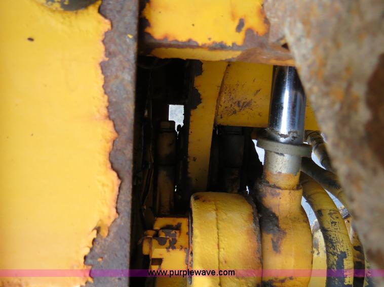 image for item F4343 1990 Caterpillar 910 wheel loader