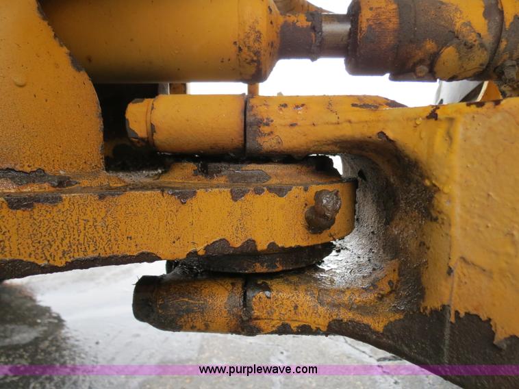image for item F4343 1990 Caterpillar 910 wheel loader