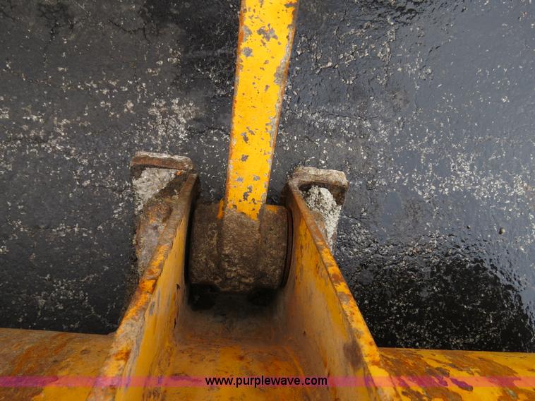 image for item F4343 1990 Caterpillar 910 wheel loader