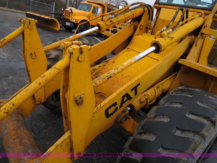 image for item F4343 1990 Caterpillar 910 wheel loader