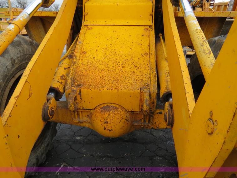 image for item F4343 1990 Caterpillar 910 wheel loader