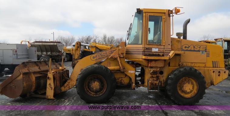 image for item F4344 1994 Case 621B wheel loader