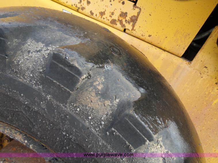 image for item F4344 1994 Case 621B wheel loader