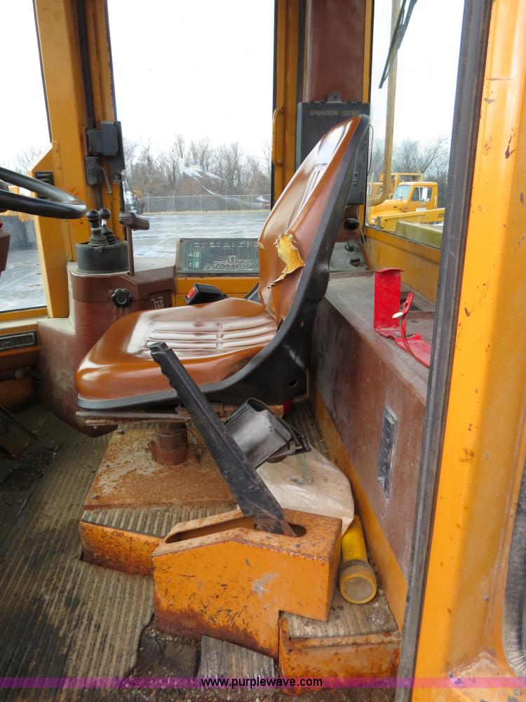 image for item F4344 1994 Case 621B wheel loader