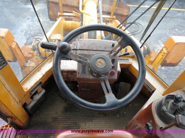 image for item F4344 1994 Case 621B wheel loader