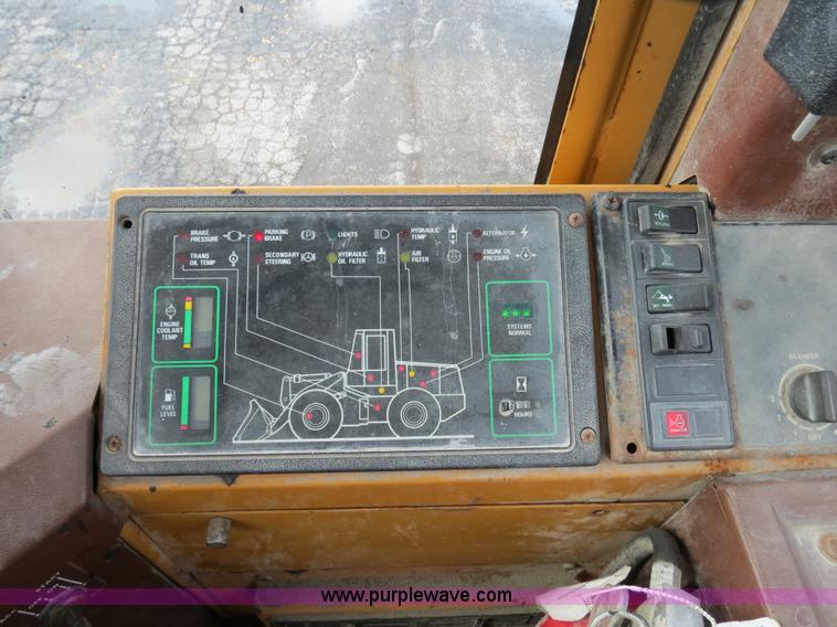 image for item F4344 1994 Case 621B wheel loader