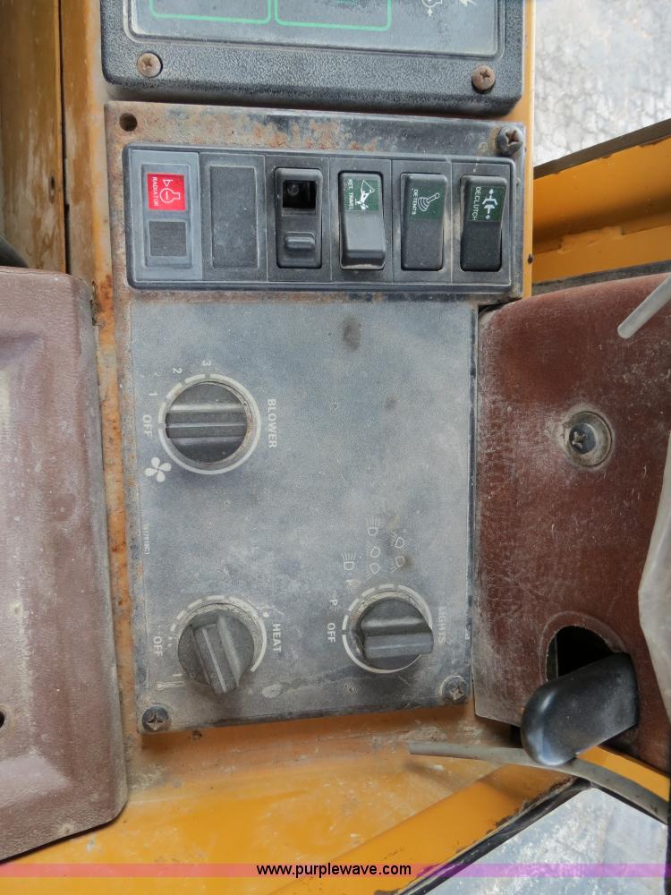 image for item F4344 1994 Case 621B wheel loader