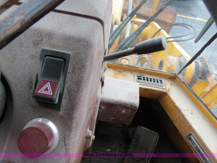 image for item F4344 1994 Case 621B wheel loader