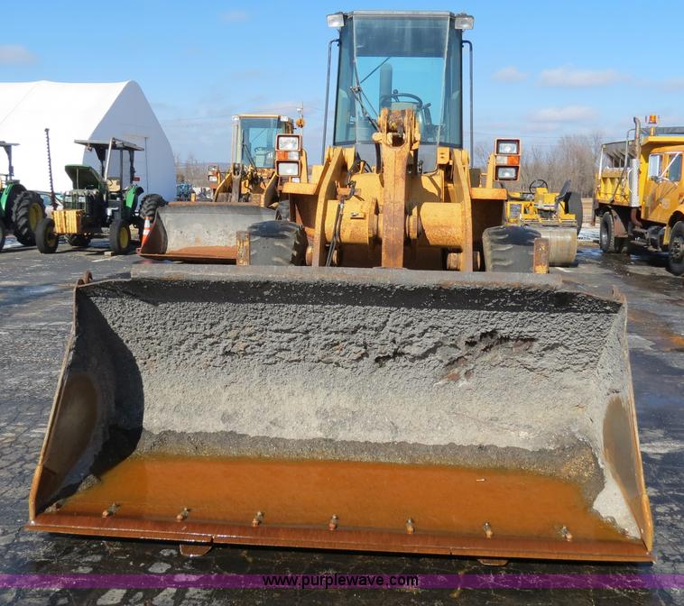 image for item F4345 1998 Case 621B wheel loader