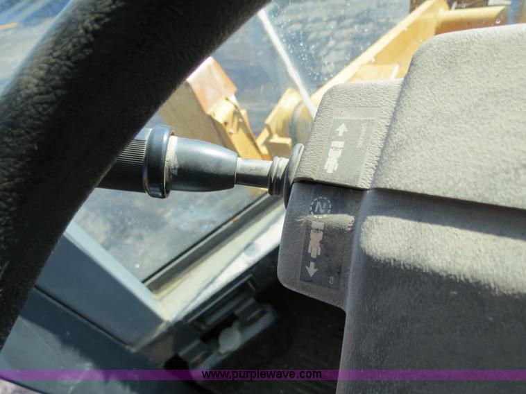 image for item F4345 1998 Case 621B wheel loader