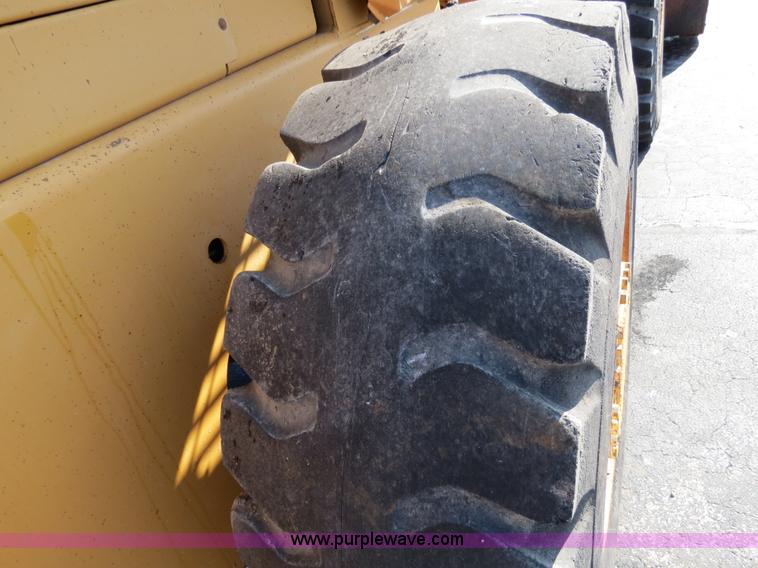 image for item F4345 1998 Case 621B wheel loader