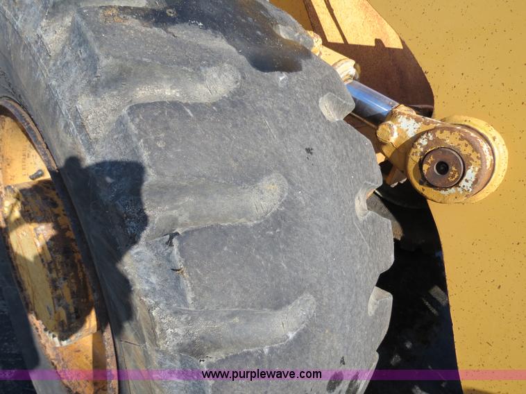 image for item F4345 1998 Case 621B wheel loader