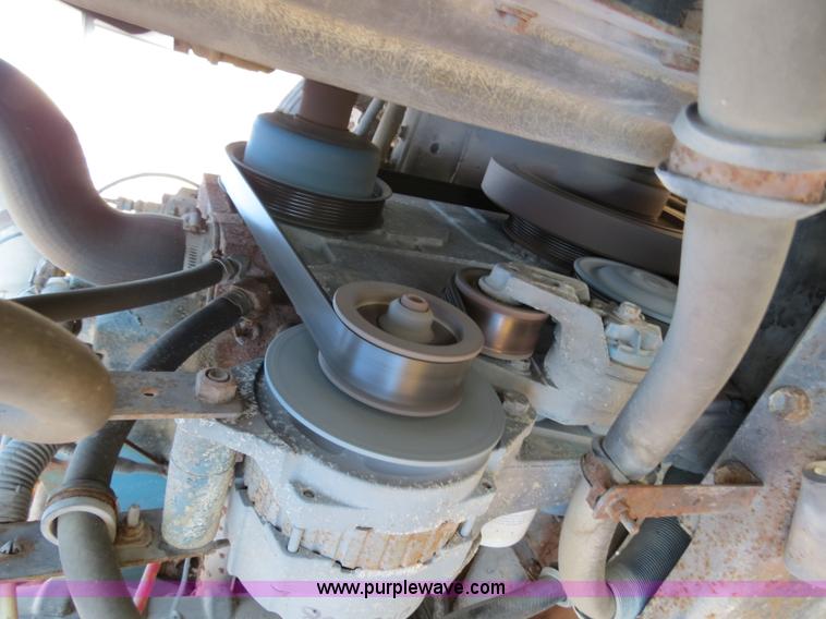 image for item F4347 1996 International 4900 flatbed truck