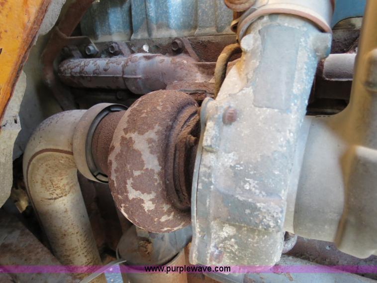 image for item F4347 1996 International 4900 flatbed truck