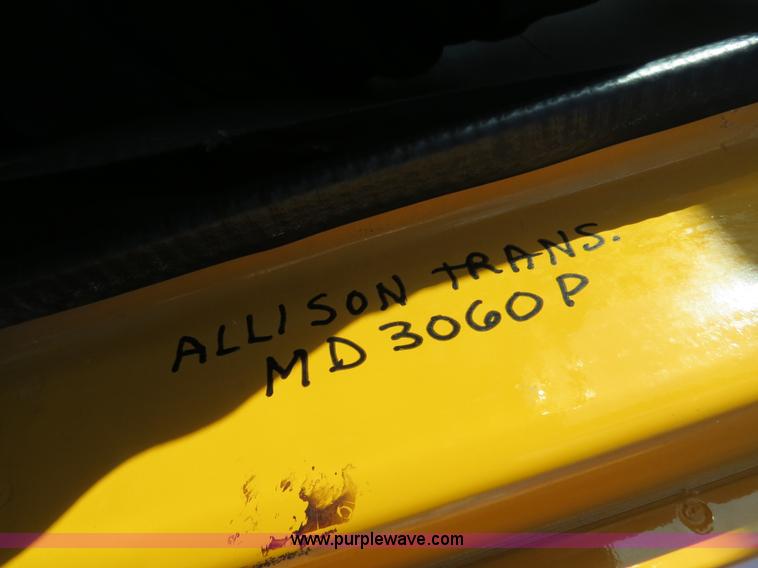 image for item F4347 1996 International 4900 flatbed truck