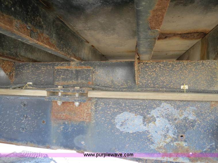 image for item F4347 1996 International 4900 flatbed truck