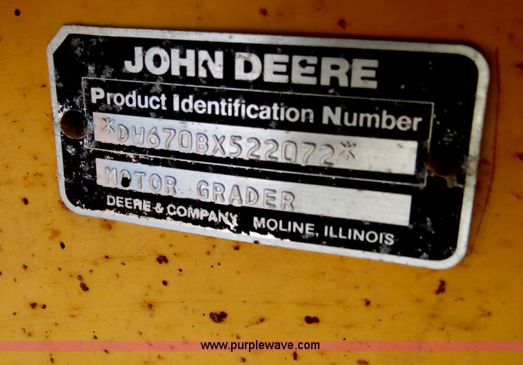 image for item F4349 1989 John Deere 670B articulated motor grader