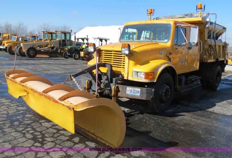 image for item F4350 1996 International 4900 CrewCab dump truck