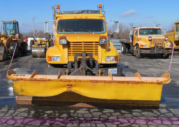 image for item F4350 1996 International 4900 CrewCab dump truck