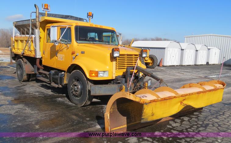 image for item F4350 1996 International 4900 CrewCab dump truck