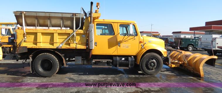 image for item F4350 1996 International 4900 CrewCab dump truck
