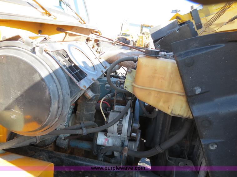 image for item F4350 1996 International 4900 CrewCab dump truck