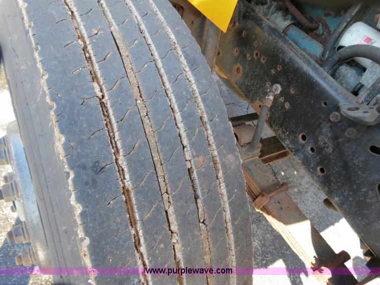 image for item F4350 1996 International 4900 CrewCab dump truck