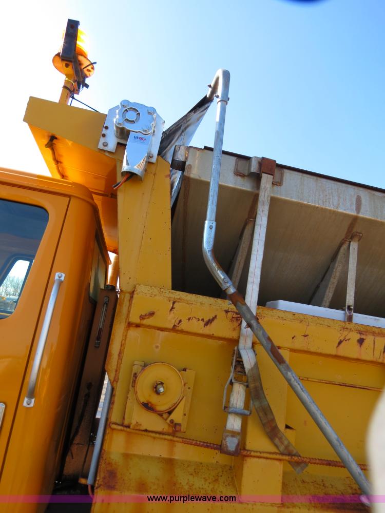 image for item F4350 1996 International 4900 CrewCab dump truck