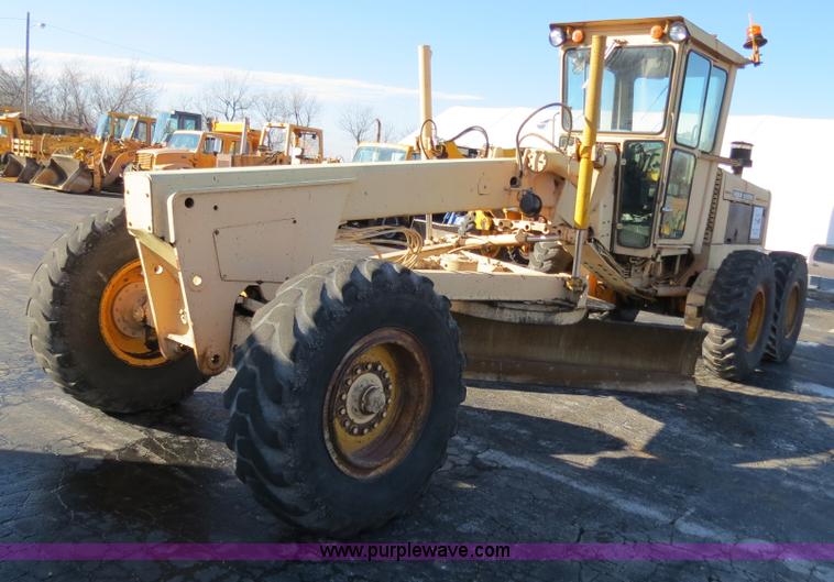 image for item F4352 1980 John Deere 670A articulated motor grader