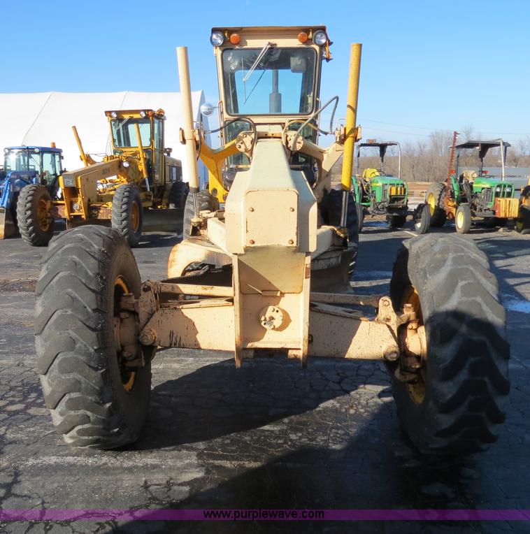 image for item F4352 1980 John Deere 670A articulated motor grader