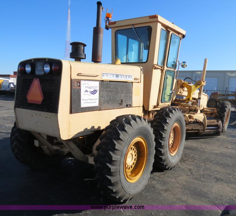 image for item F4352 1980 John Deere 670A articulated motor grader