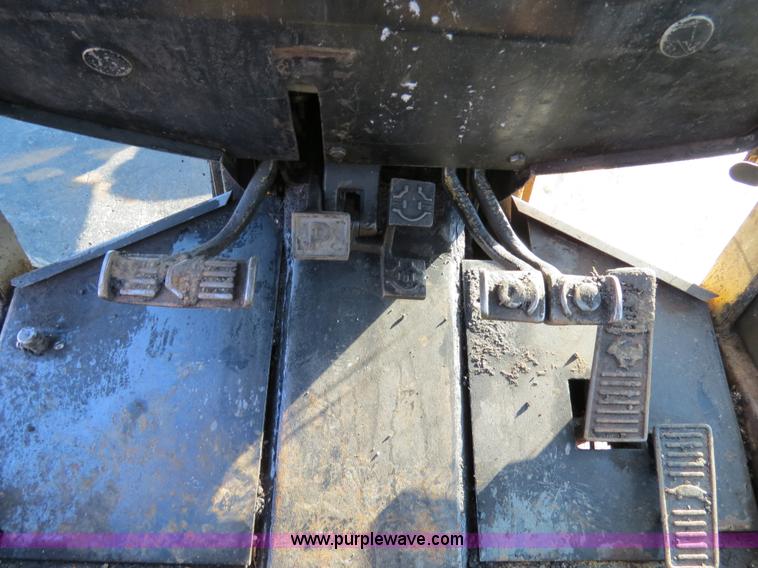 image for item F4352 1980 John Deere 670A articulated motor grader