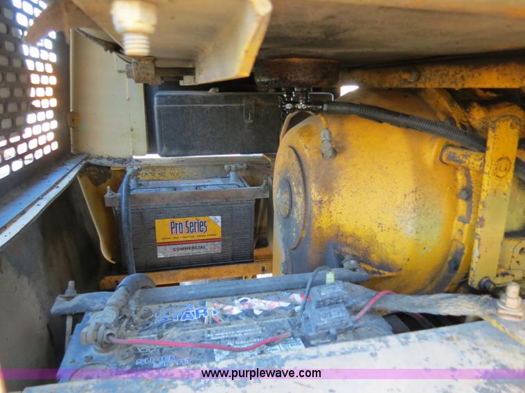 image for item F4352 1980 John Deere 670A articulated motor grader