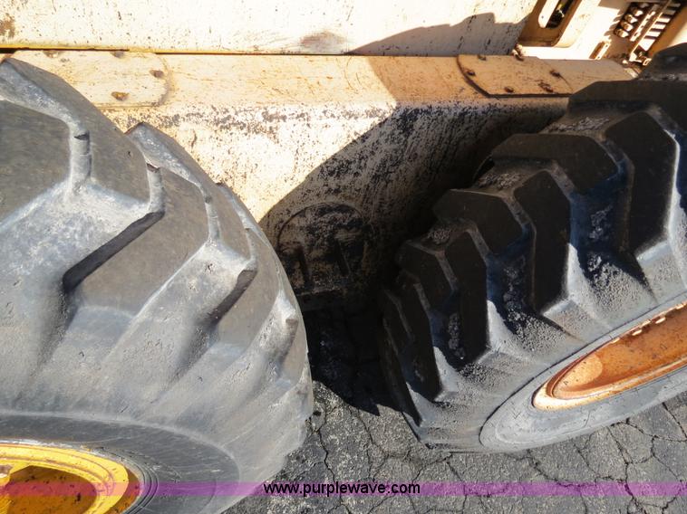 image for item F4352 1980 John Deere 670A articulated motor grader