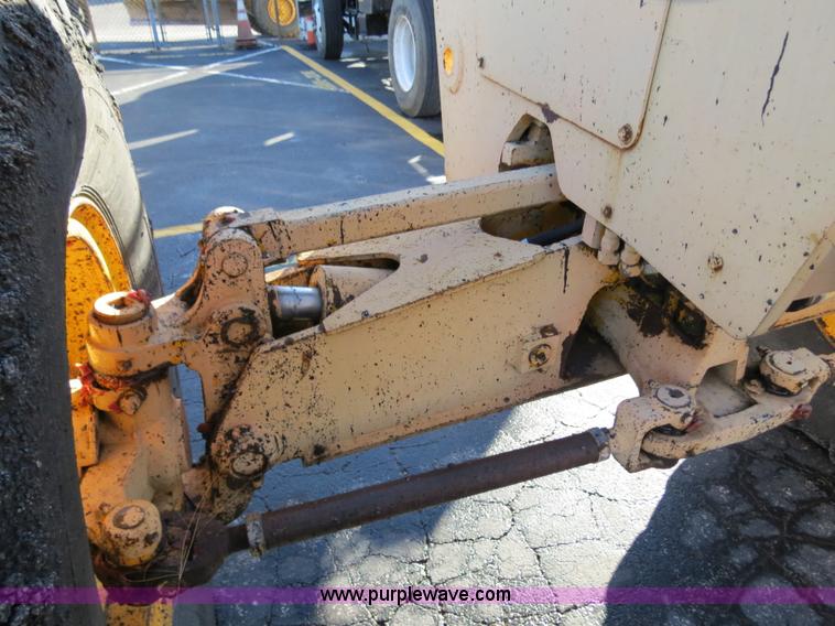 image for item F4352 1980 John Deere 670A articulated motor grader