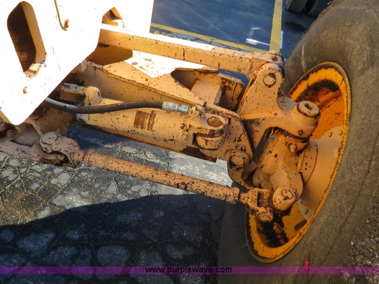 image for item F4352 1980 John Deere 670A articulated motor grader