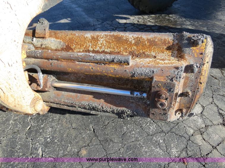 image for item F4352 1980 John Deere 670A articulated motor grader