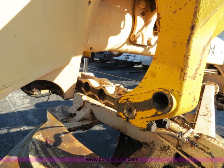 image for item F4352 1980 John Deere 670A articulated motor grader