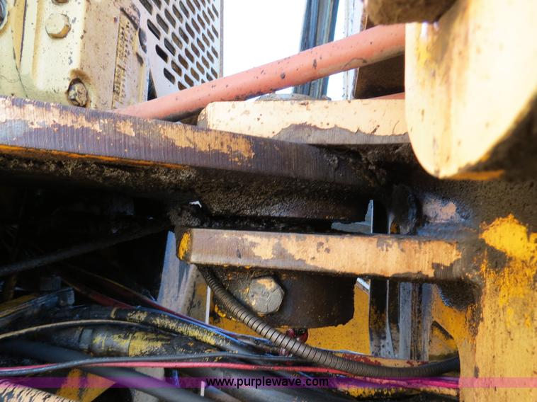 image for item F4352 1980 John Deere 670A articulated motor grader