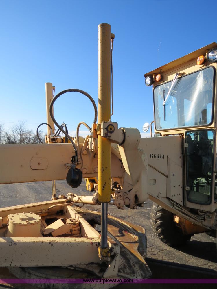 image for item F4352 1980 John Deere 670A articulated motor grader